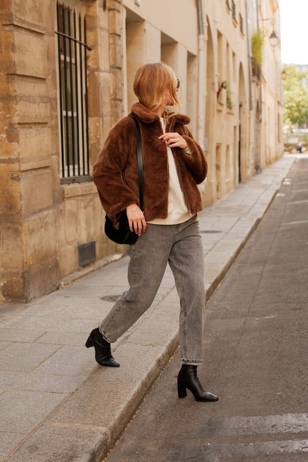 Attrait Paris - Wholesale Jacket - Women's - Jacket with faux fur collar2