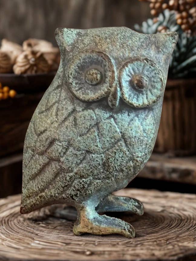Uggla i gjutjärn i antikgrön, blå rustik finish för wholesale av Vagabond Vintage