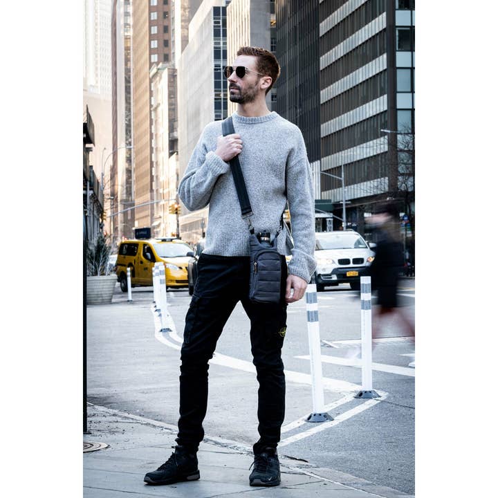 WanderFull - Wholesale Crossbody Bag - Unisex - Black Matte HydroBag® 2