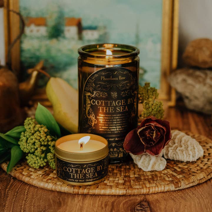 Stuga vid havet | Soy Wax Jar Candle för wholesale av Phantom Row