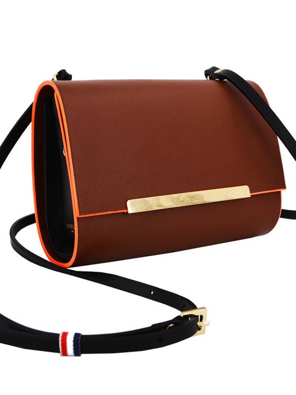 Die schwarze Tasche, Camel „zweite Haut“ für den Großhandel von Duhaut Paris