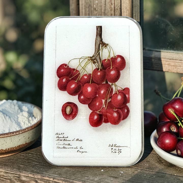 Boîte à Notions de Cerise Botanique pour la vente par Firefly Notes