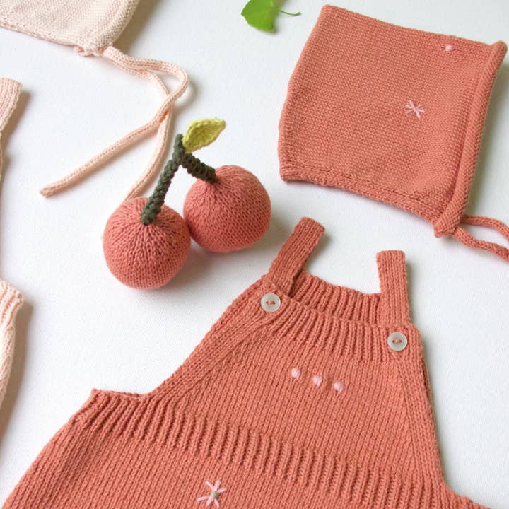 Blabla – wholesale Handheld rattle – Baby – Fruit Rattle Cherries2