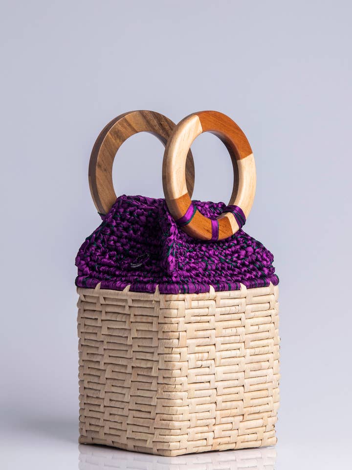 Lait en sac pour la vente par Catarina Mina