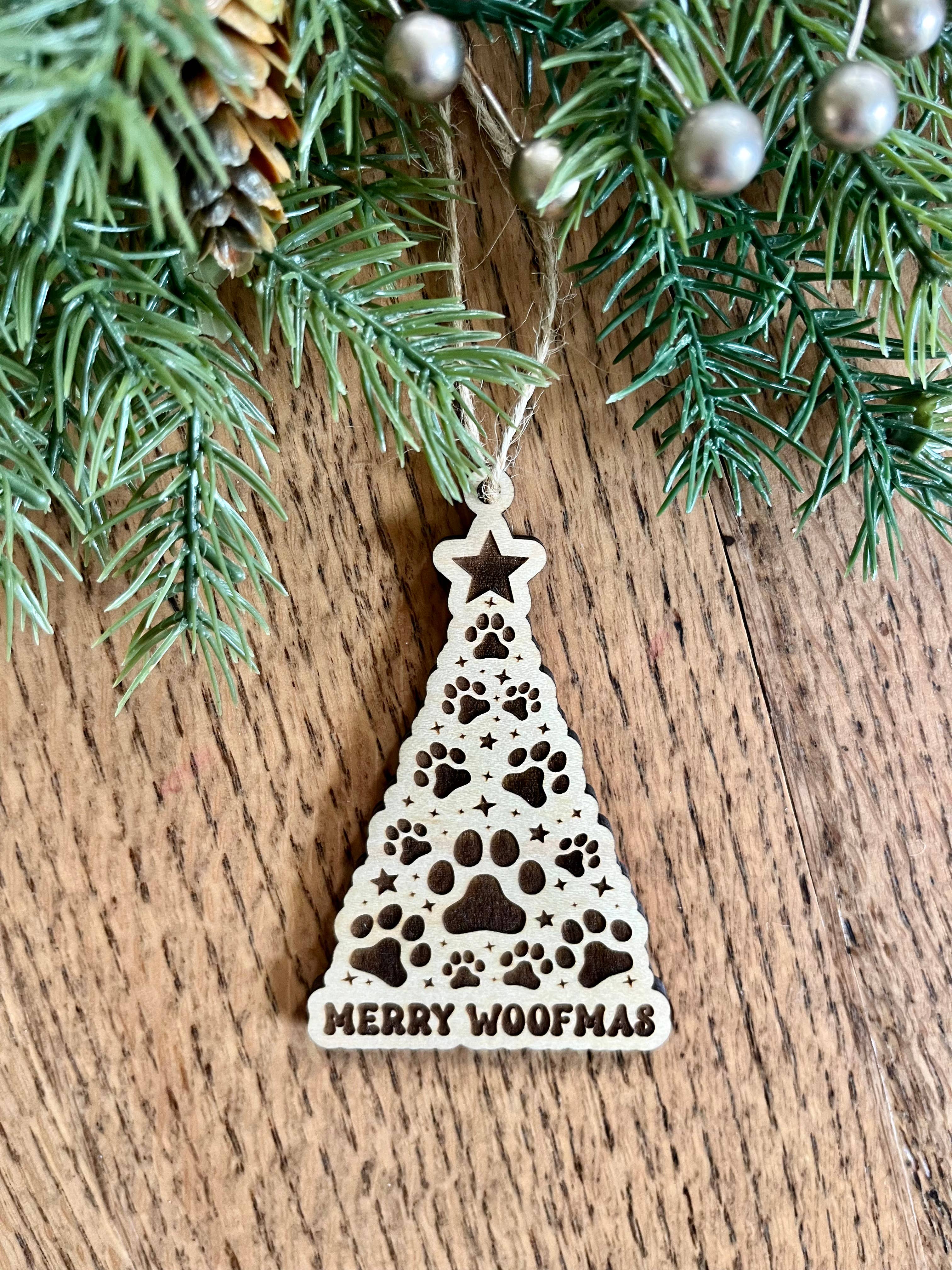 Rustic Raleigh – wholesale Ornament – Merry Woofmas Dog print tree pet Wooden Christmas Ornament