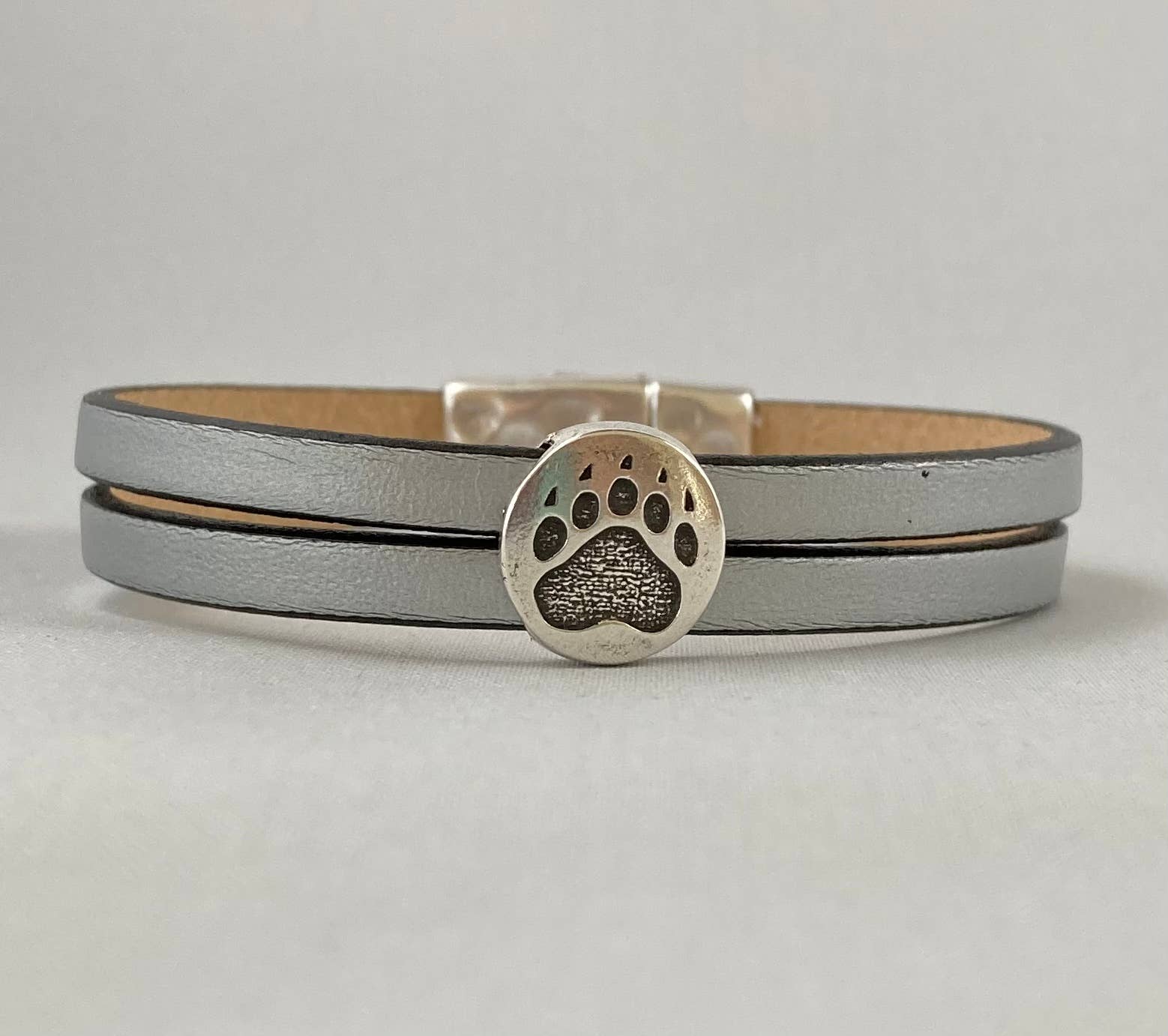 Rox-anne - Wholesale Charm/Dangle Bracelet - Wolf, Moose, Bear & A Campsite?!1