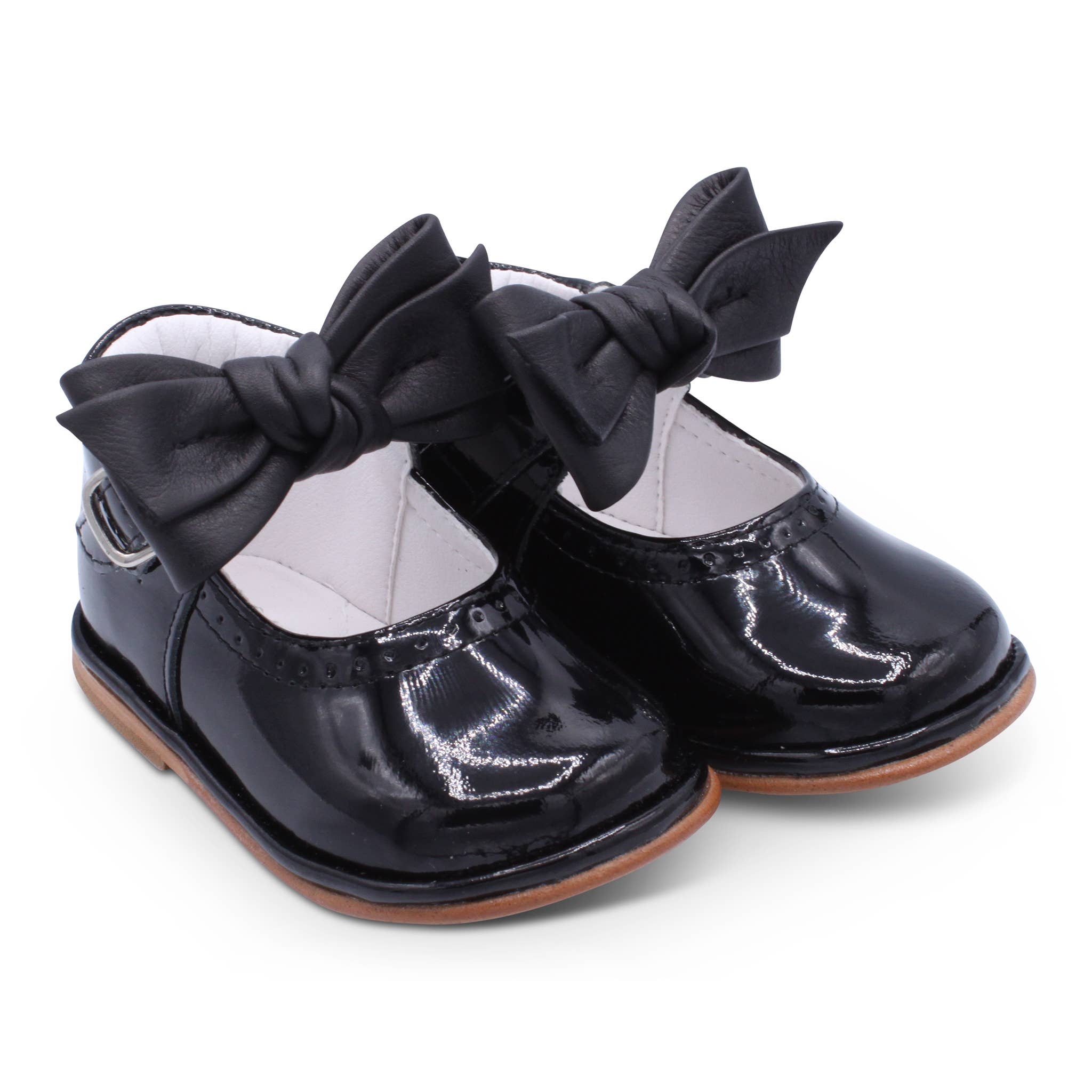 Borboleta – wholesale Dress shoes – Kids – Girls Patent Bar Shoes with Removable Knotted Bow1