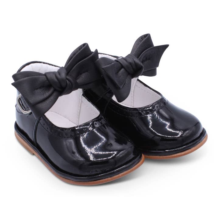Borboleta – wholesale Dress shoes – Kids – Girls Patent Bar Shoes with Removable Knotted Bow1