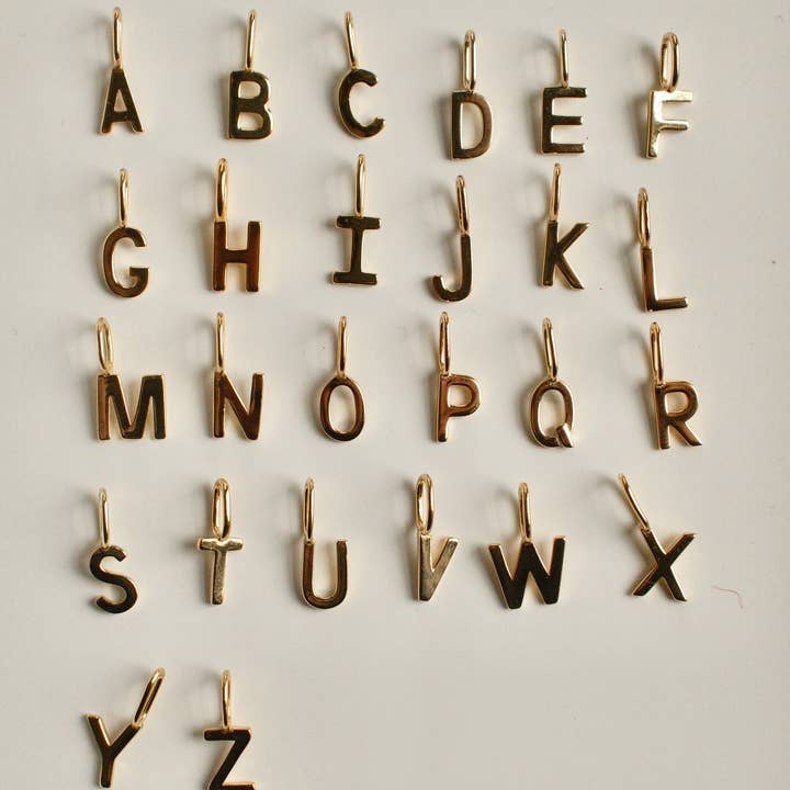 CHARME INITIAL HÉRITAGE pour la vente par fyb jewelry