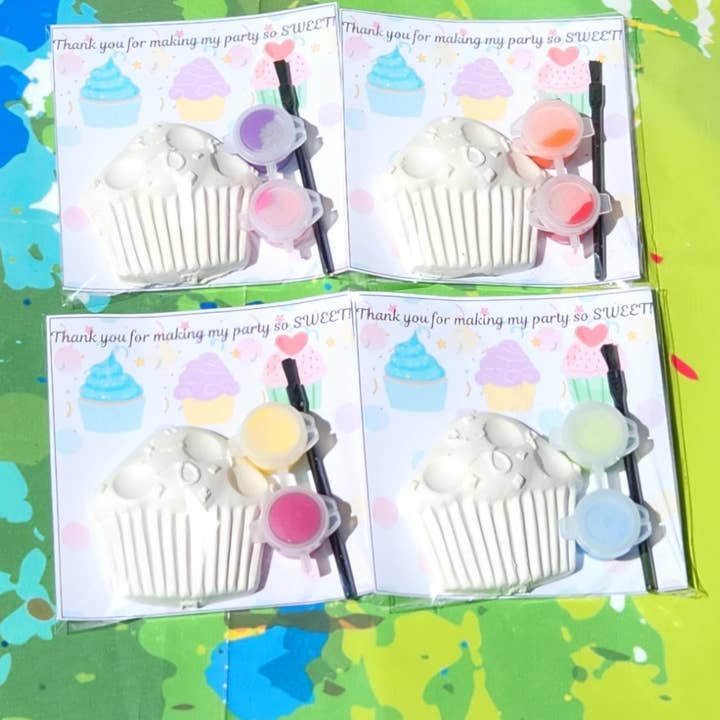 Snazzy Crayons – wholesale Party gift – CupcakeThemed Mini Paint Your Own Kits | Kid Party Favors | 2