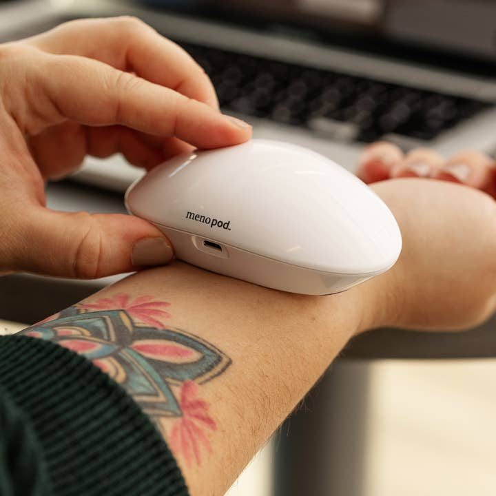 Menopod - Wholesale Portable Charger - Menopod™ Portable Cooling Charger3