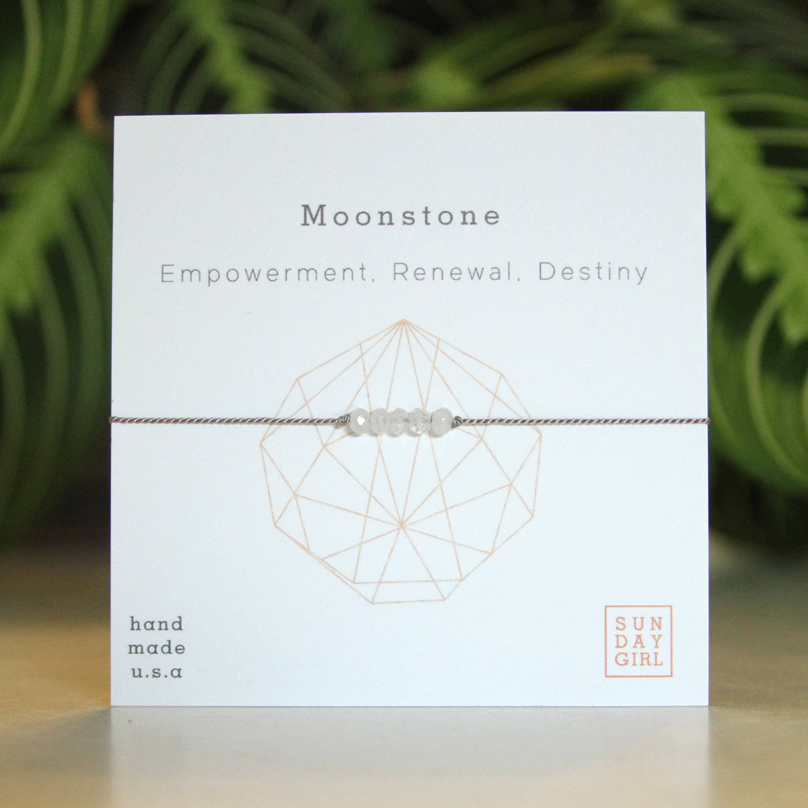 Sunday Girl by Amy DiLamarra – Pulseira de missangas por atacado – CGB-MON | Pulseira Cura de Cristal e Pedras em Navios Moonstone 1