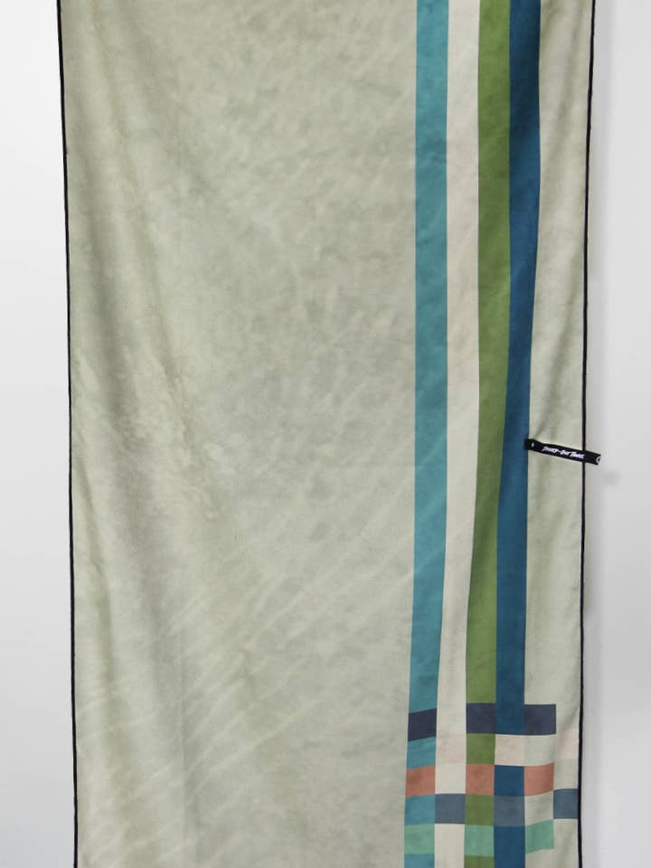 Eau Salée - Serviette de Plage pour la vente par Captain Crabby