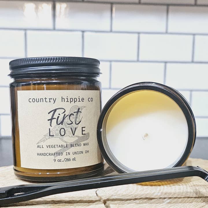 Vela inspirada en First Love Apothecary para venta al por mayor de Country Hippie Co.
