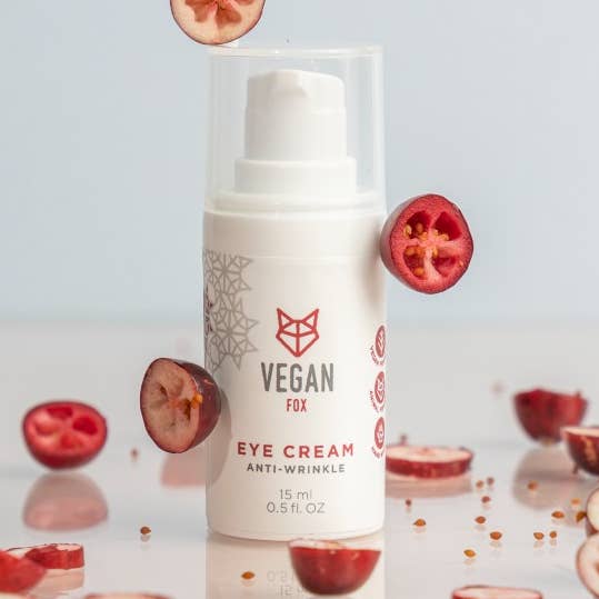 Crème yeux anti-rides pour la vente par Amber cosmetics Ltd (Vegan Fox)