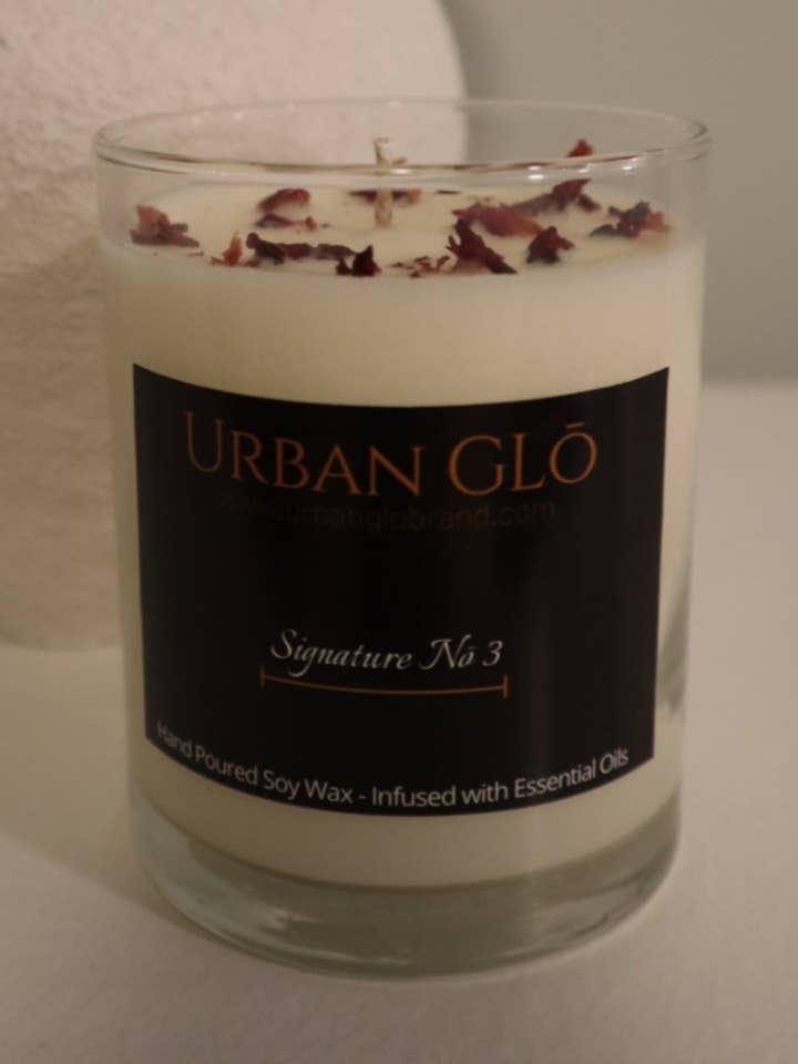 Signature Nō 3 - Floral, noix de coco... pour la vente par Urban GLŌ