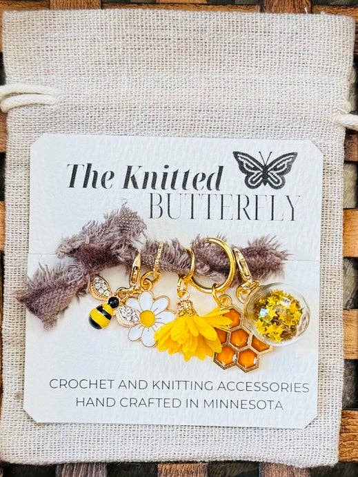 Reine Abeille pour la vente par The Knitted Butterfly