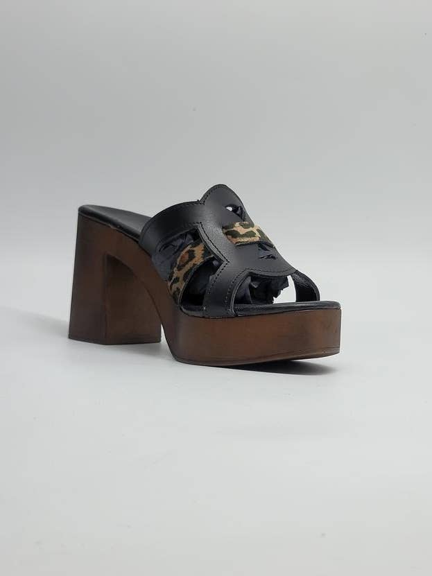 ART. 162 Black Leather Clogs with Woven Animal Print Strap for wholesale by Eccellenza Donna