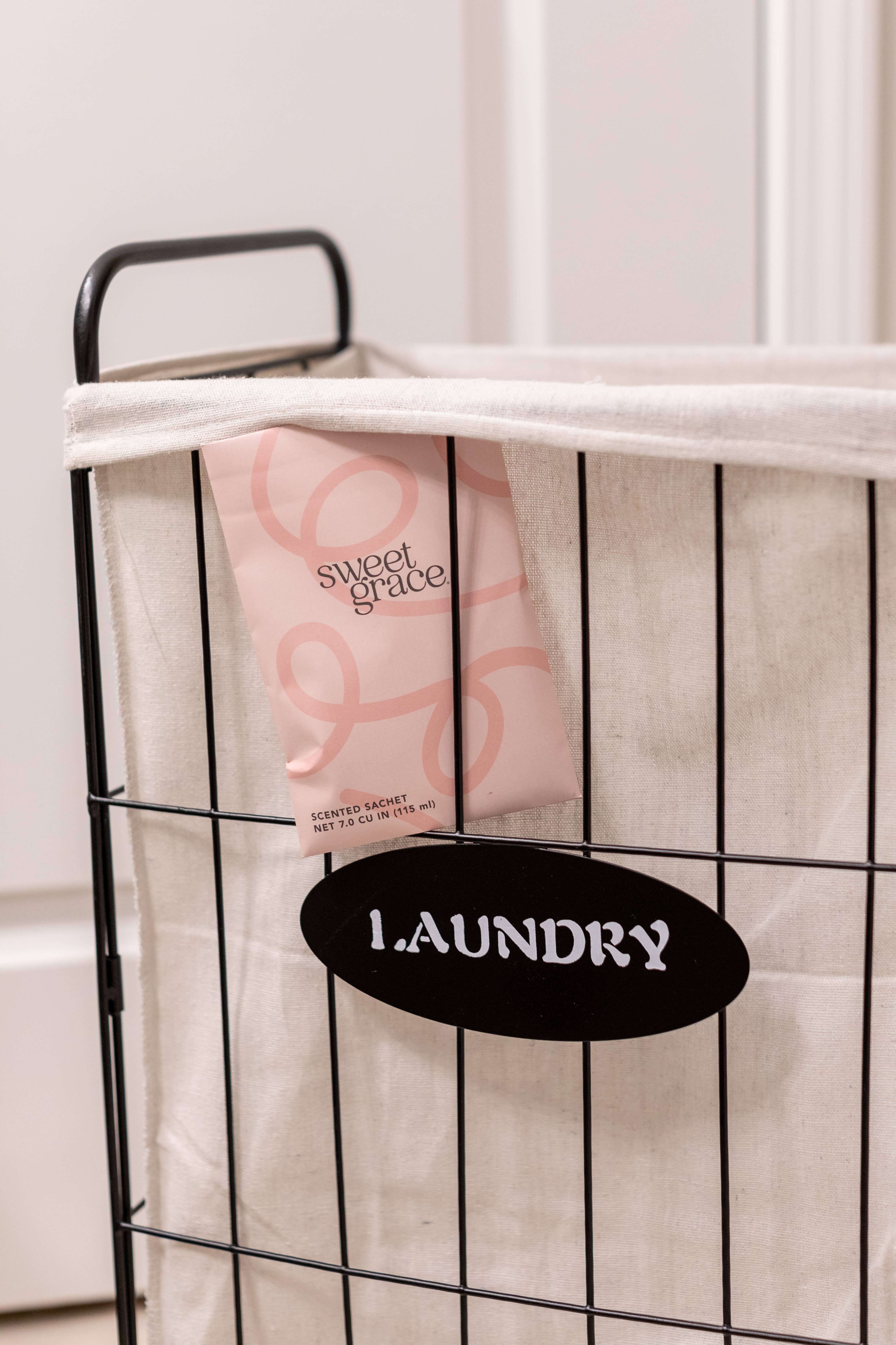 Bridgewater Candle Company - Wholesale Sachet - Sweet Grace Modern Swirl Sachet 9 Pack9