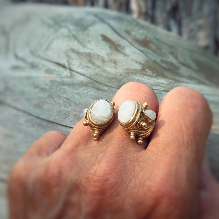 Bisjoux - Wholesale Single Stone/Solitaire Ring - Brass ornate gemstone ring adjustable exclusive 3