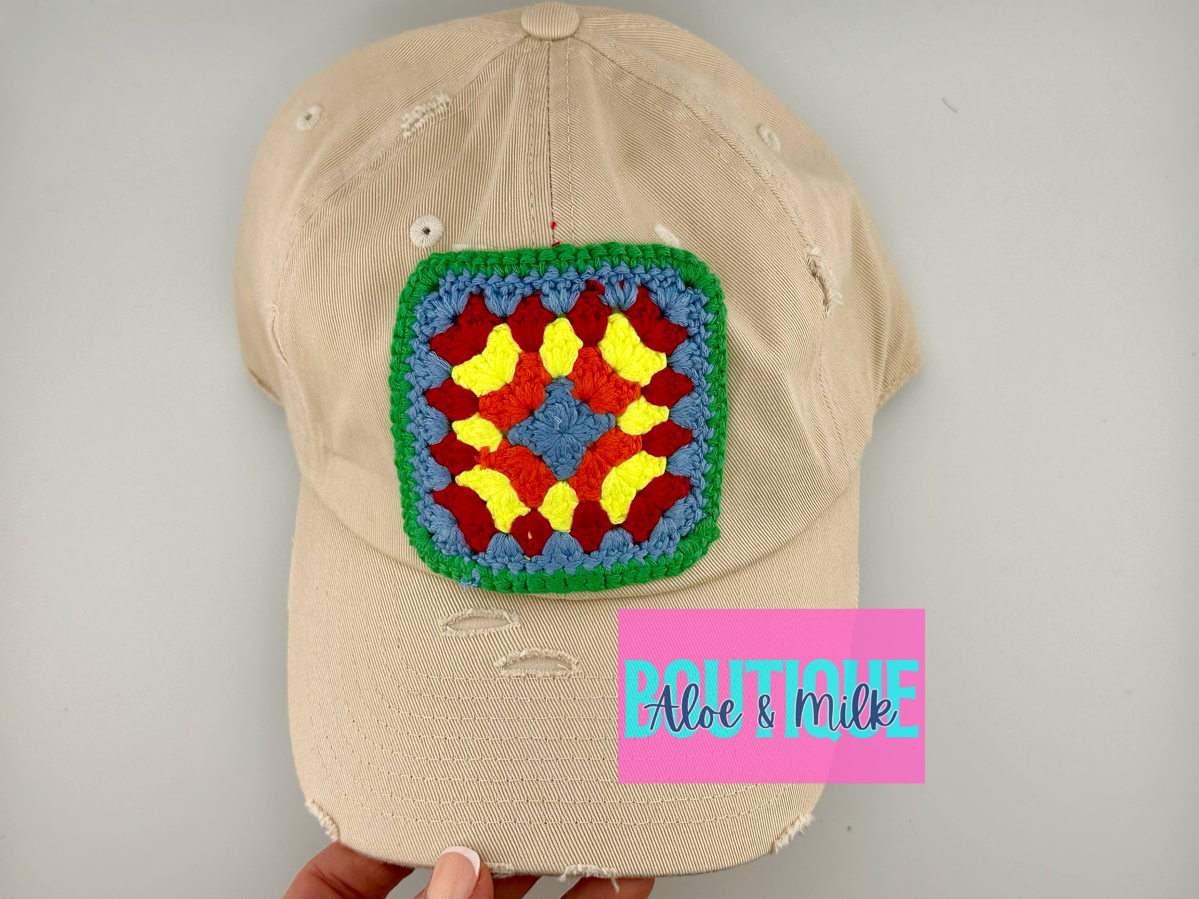 Aloe and Milk Boutique - Vendita all'ingrosso Toppe - Quadrato Granny all’Uncinetto, Cappellino Trucker con Quadrato Granny5