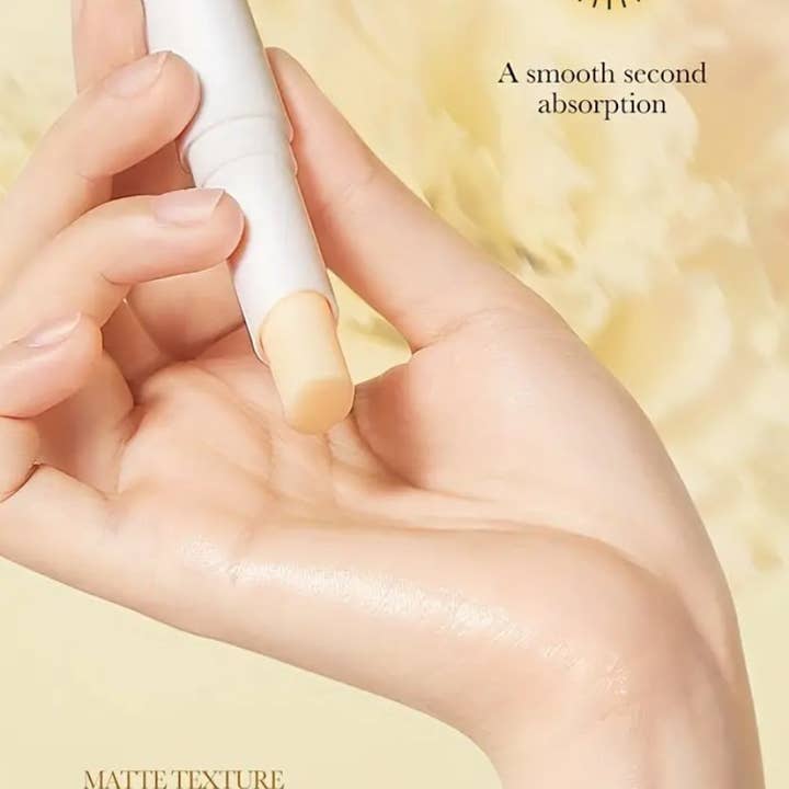 WHITE `.Lip Balm with Vitamin E Manuka Honey (12pcs Set) for wholesale on Faire2