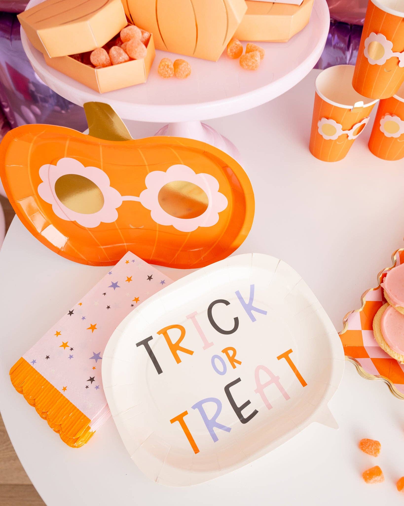 My Mind’s Eye - Wholesale Disposable Plate - GVP1241 - Trick or Treat Word Bubble Shaped Paper Plate4