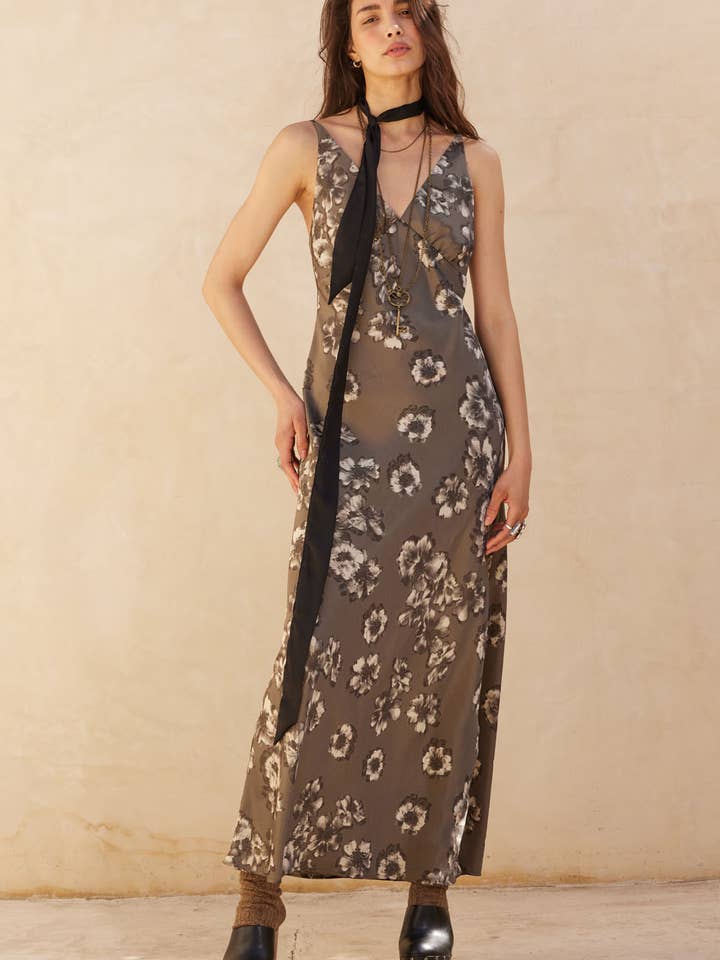 Vestido Comprido em Cetim com Estampa Floral e Corte em Viés por atacado de Promesa USA