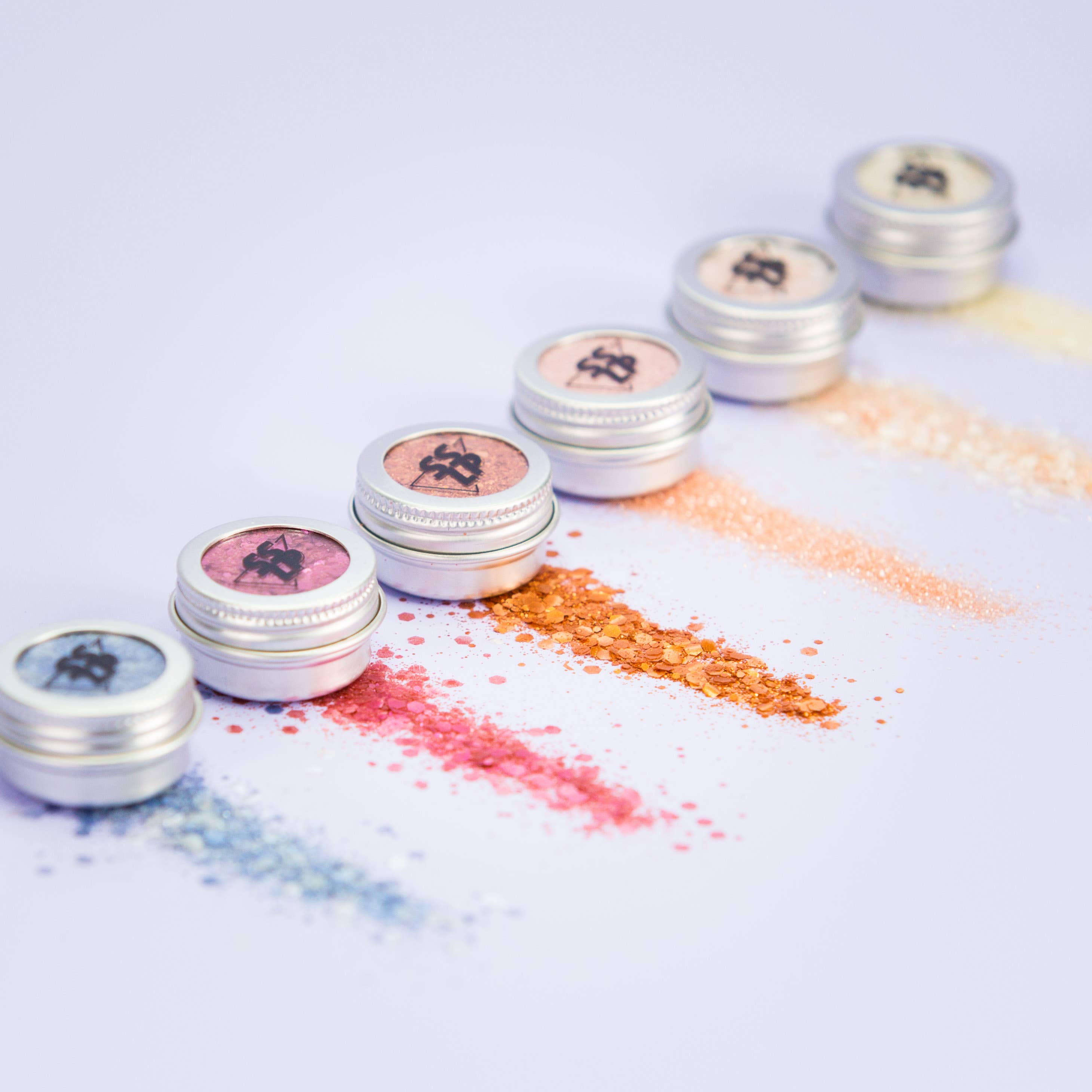 SI SI LA PAILLETTE – Großhandel Körper-Glitzer/-Schimmer – Pure Glitter Kit - biologisch abbaubarer Glitzer in sanften, perlmuttfarbenen Tönen1