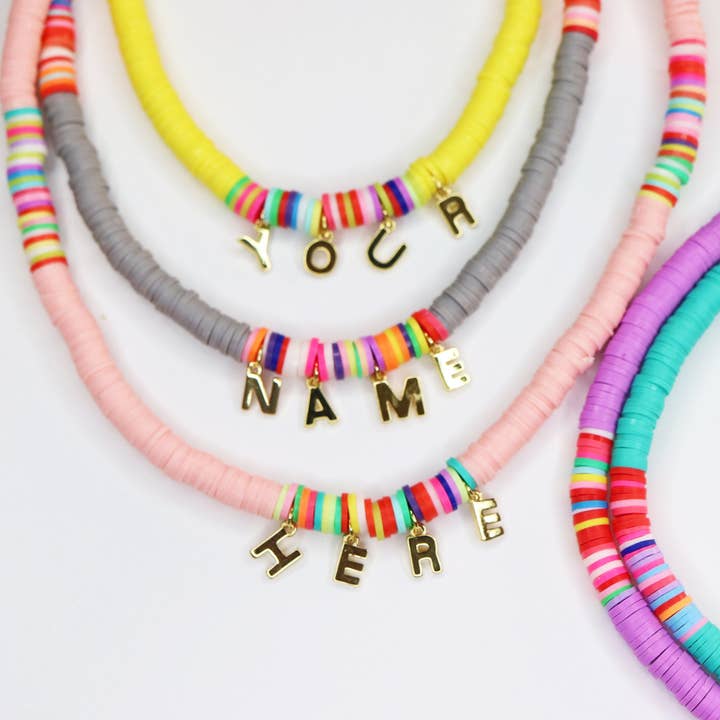 Collana con nome estivo in argilla polimerica, collana per la vendita all'ingrosso da parte di Anita's Accesorios