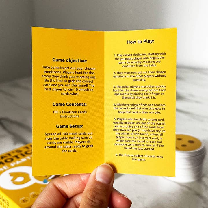 Pikkii USA - Wholesale Card Game - What's That Emoticon | The Family Friendly Party Game4