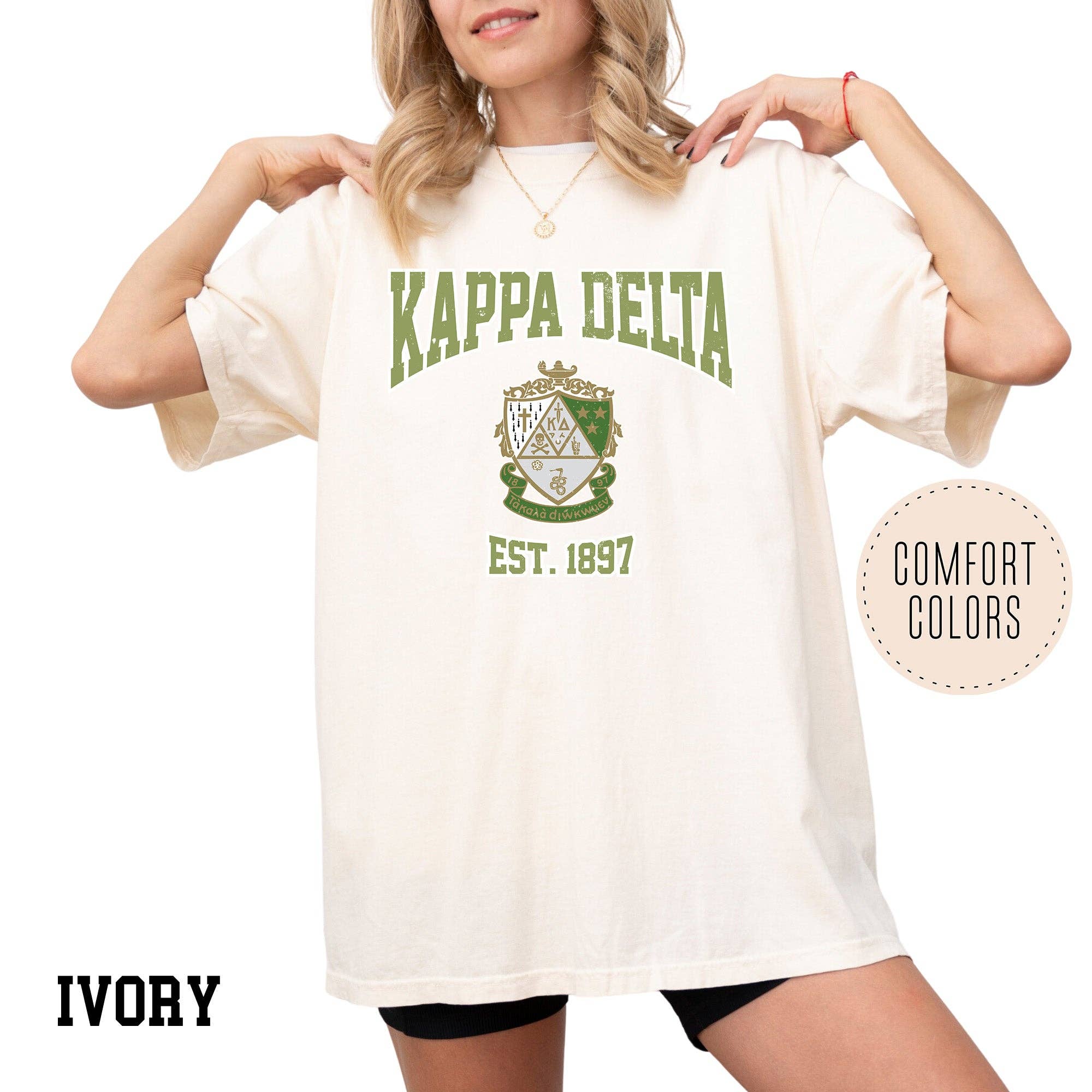 Kite and Crest - Vendita all'ingrosso Maglietta serigrafata - Donna - Maglietta della confraternita Legacy Luxe Comfort Colors16