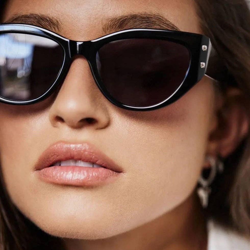 Saint Owen - Wholesale Sunglasses - Women's - MONROE  Black  |  Grey2