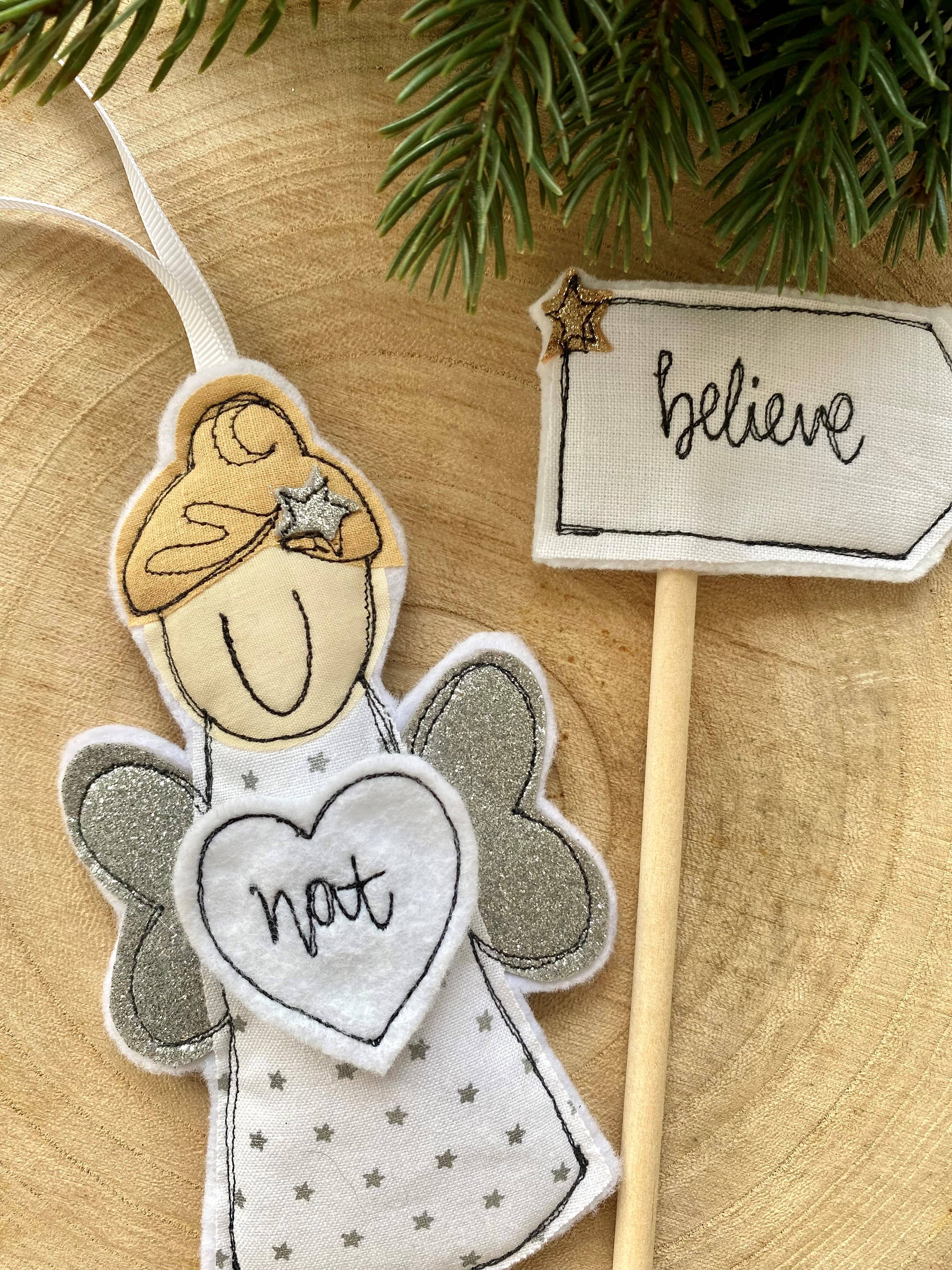 Girl Friday Embroidery - Vente Décoration de Noël - drapeau de Noël Believe1