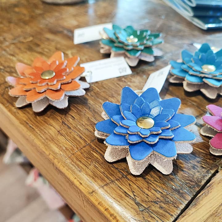 Tori Lo Designs – wholesale Keychain – Women's – Leather Flower Keyring1