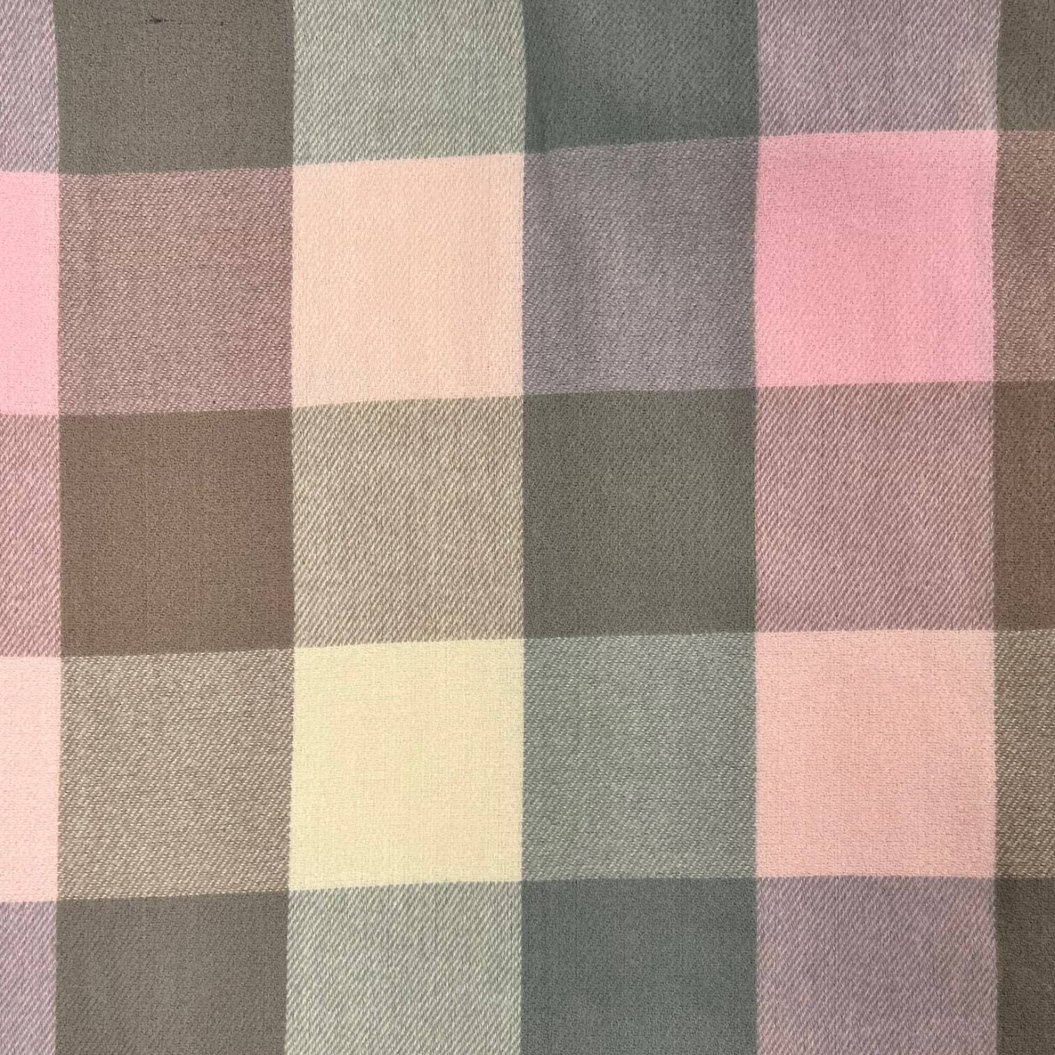 London Scarves - Wholesale Scarf - Women's - Classic colourful mini check scarf with tassels21