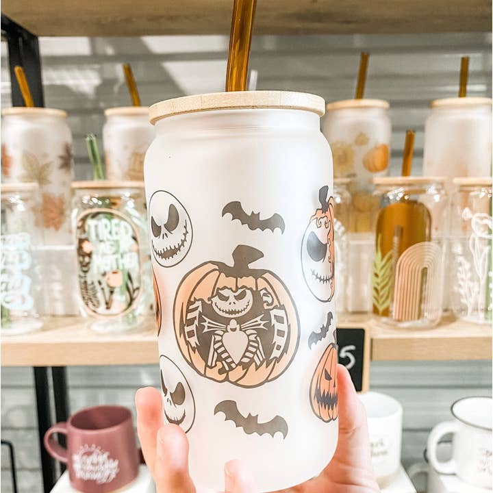 16oz MARERIDT FØR JUL JACK-HALLOWEEN GLAS KAN for engroshandel hos From Us To You Co. Handmade Goods