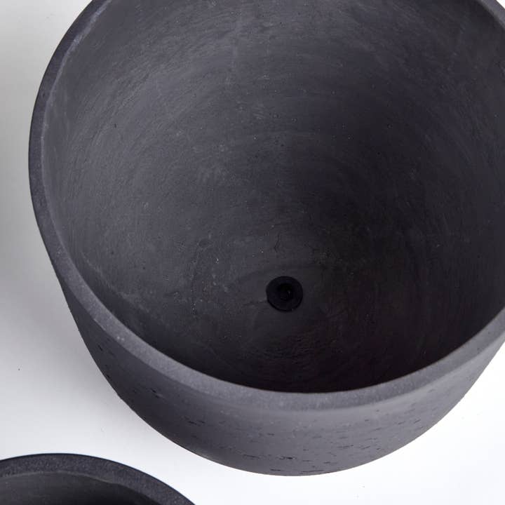 Concretelite Terranea Pots, Black for wholesale on Faire