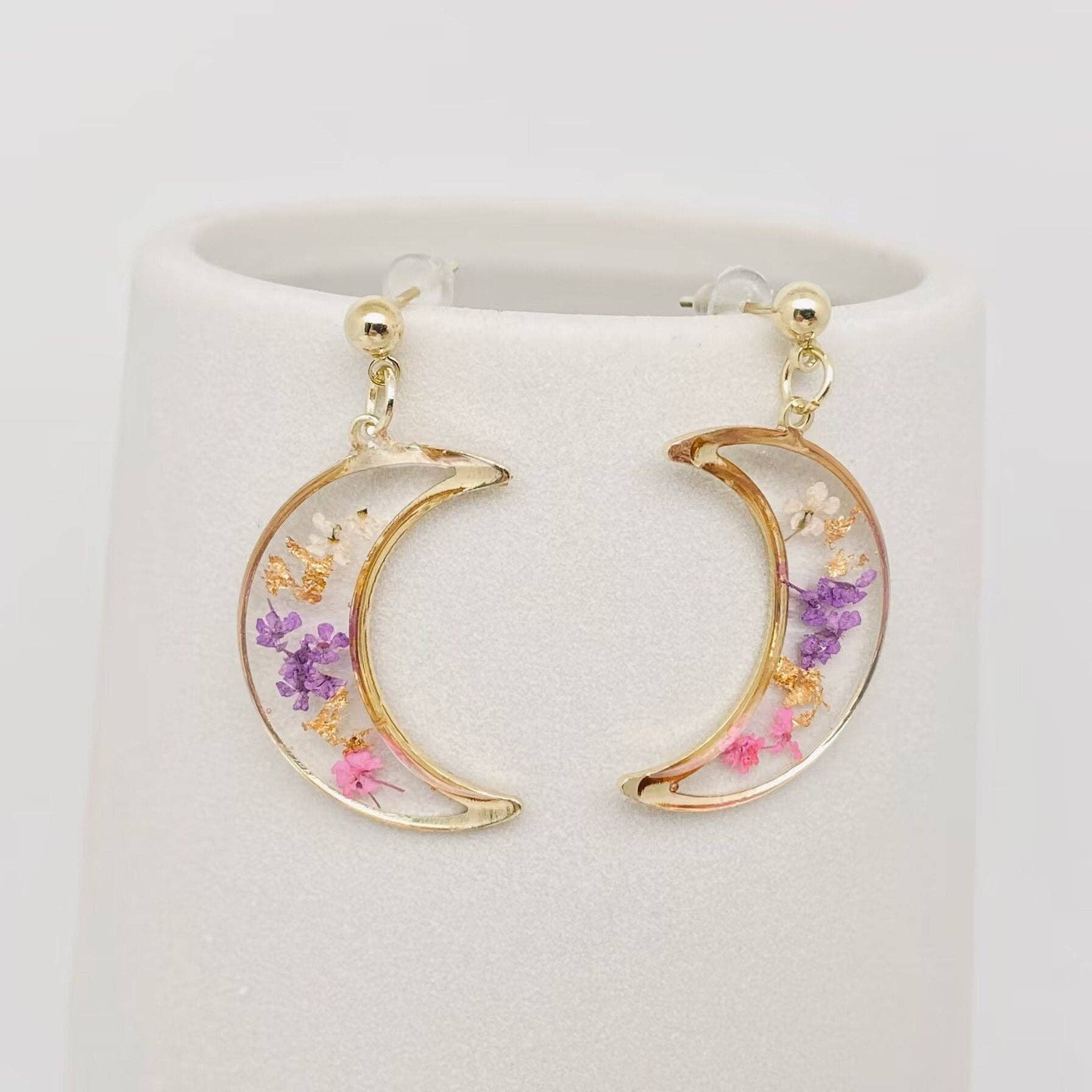 Mio Queena - Wholesale Dangle Earrings - Narcissus Moon Pressed  Dried Flower Post Earrings - PDF/MS1