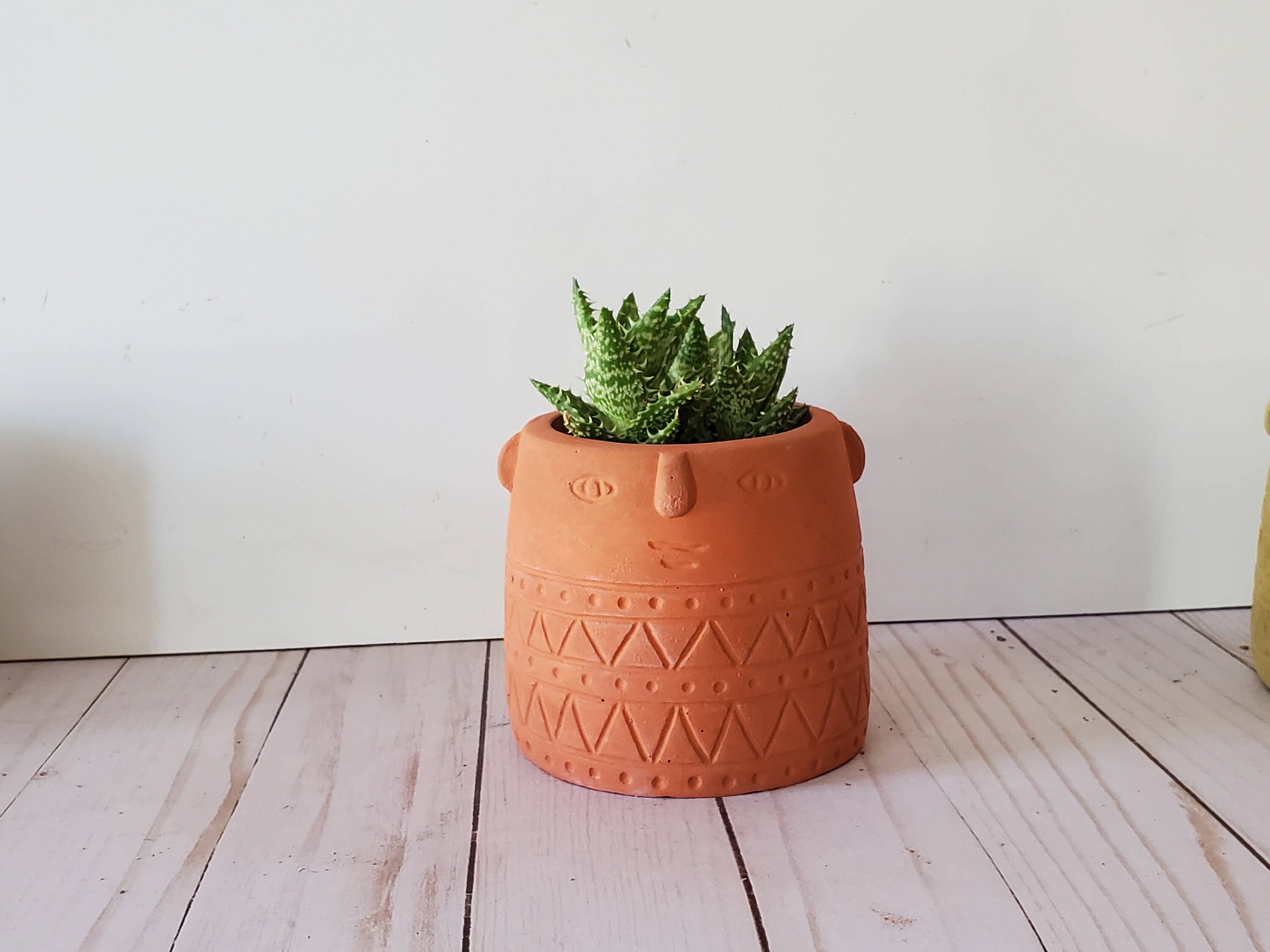 House Americana - Wholesale Plant Pot - Aztec Planter Pot With Drainage1