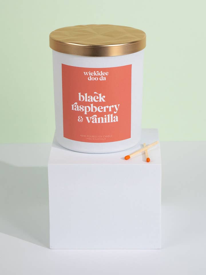 Sort hindbær & Vanilla Soy Candle | Large for engroshandel hos Wickidee Doo Da