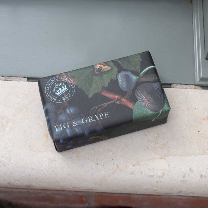 The English Soap Company – wholesale Bar Soap – Kew Gardens Fig and Grape Soap
