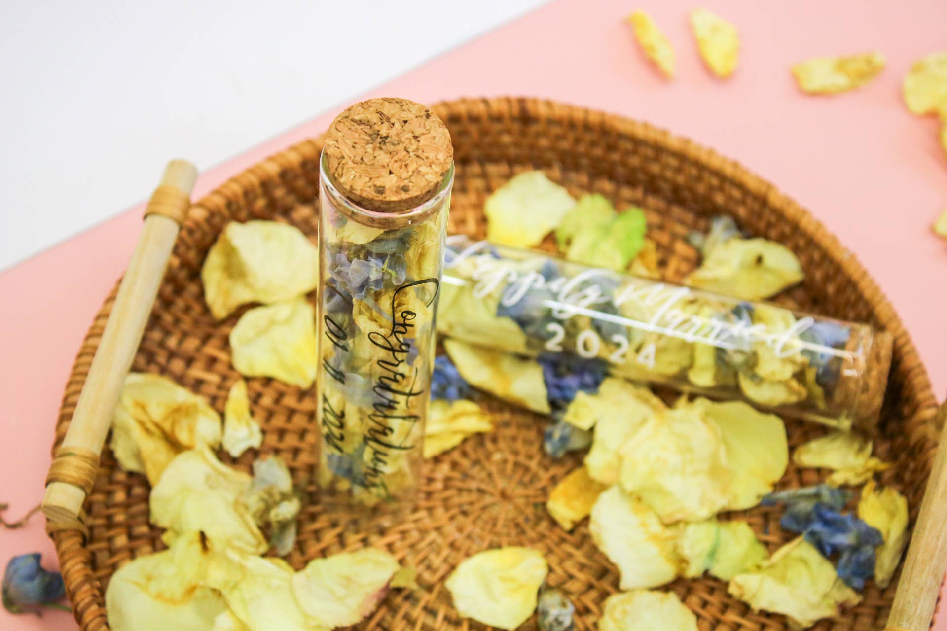 Wildestdreams.flowers - Wholesale Confetti - Biodegradable Confetti In Personalized Glass Test Tubes1