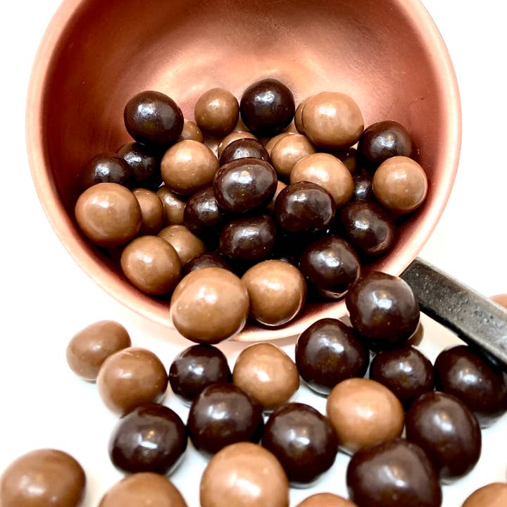 Cocoripop - Wholesale Chocolate-covered sweets - Corn balls, milk and dark chocolate duo (bulk 1kg)0