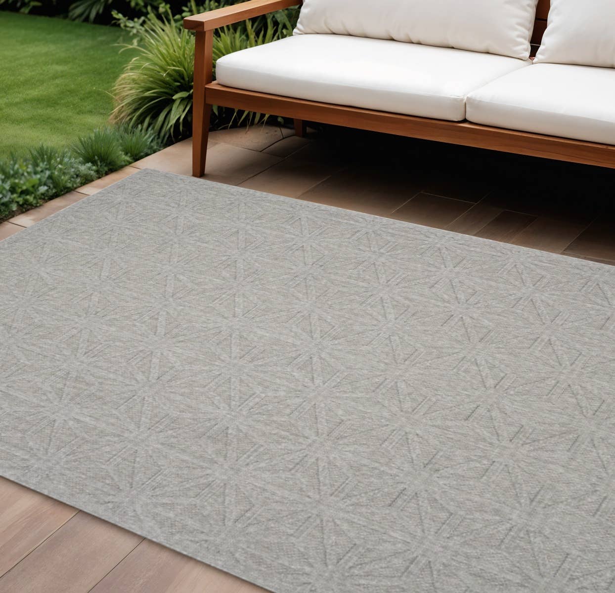 HomeRoots – wholesale Area rug – 7'X10' Light Gray And Gray Geometric Indoor Outdoor Area Rug0