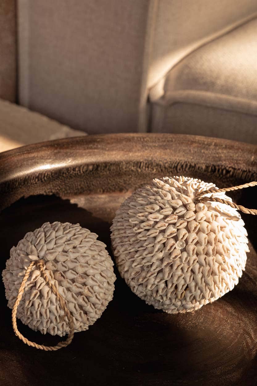 Bazar Bizar Living - Wholesale Tafelbladdecoratie - The Bubble Shell Ball - wit - M4