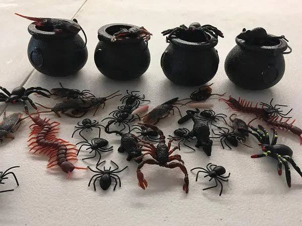 Relaxcation – wholesale Bath bomb/fizz – Cauldron Bath Bomb Lavender with Surprise Toy4