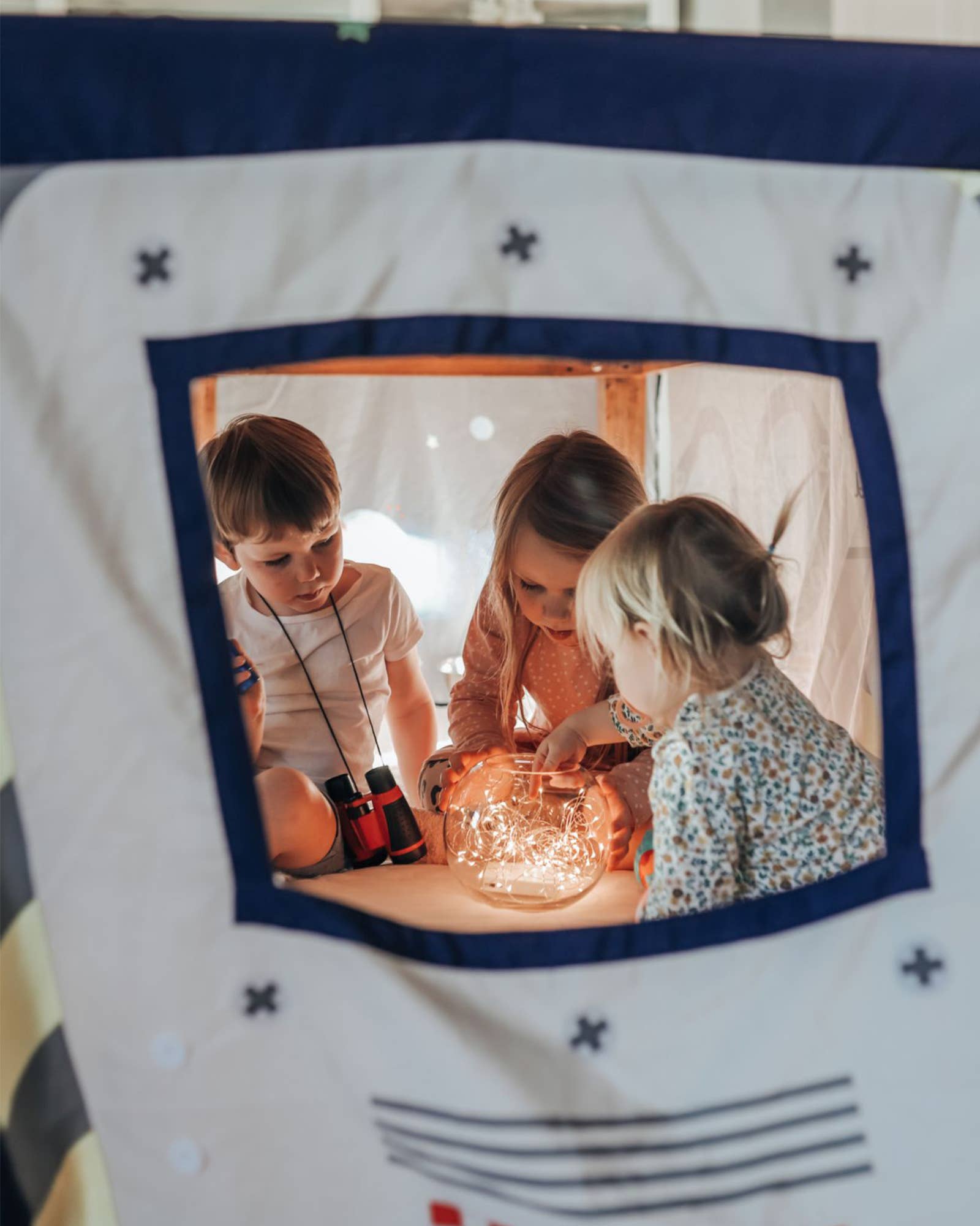 Petite Maison Play - Wholesale Tent - Kids - Space Station Table Tent Cubby5