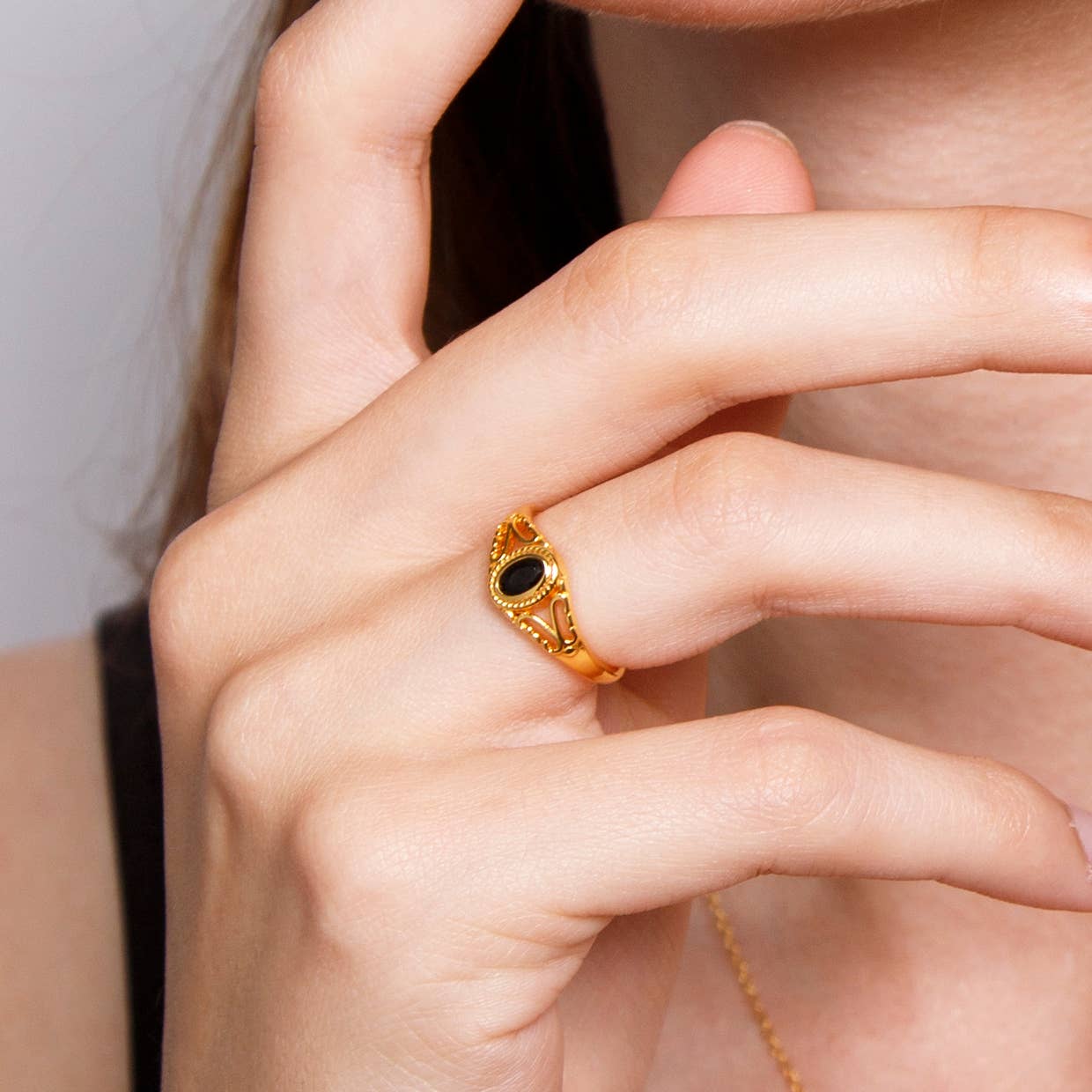 HolyBang Jewels - Wholesale Ring met een steen/solitaire ring - VINTAGE ONYX KANTEN RING - R-F26231