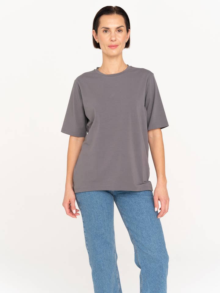 CAPSULE by Agnė Gilytė - Wholesale T-Shirt - Women's - T-shirt 'KAUAI' | premium cotton2